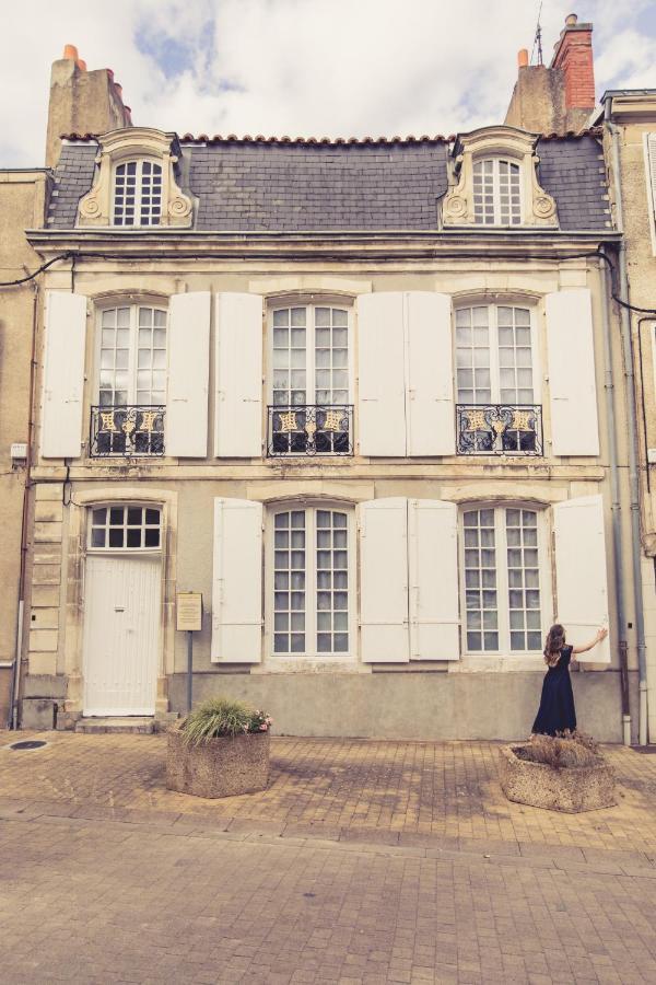 La Maison De La Liberte Suite Jeanne Barret Poitiers Exteriör bild