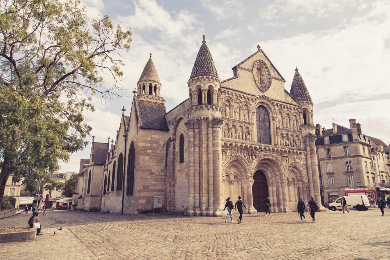 La Maison De La Liberte Suite Jeanne Barret Poitiers Exteriör bild