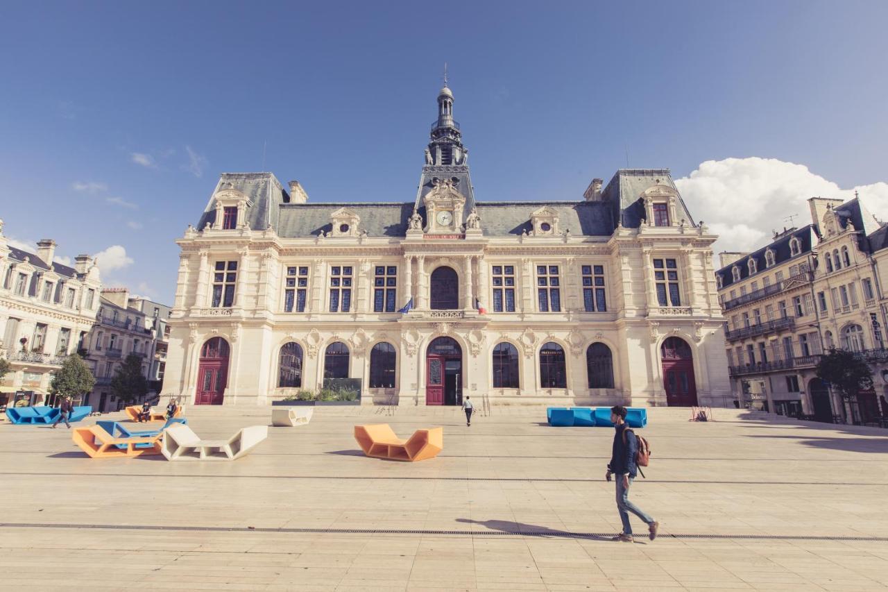 La Maison De La Liberte Suite Jeanne Barret Poitiers Exteriör bild
