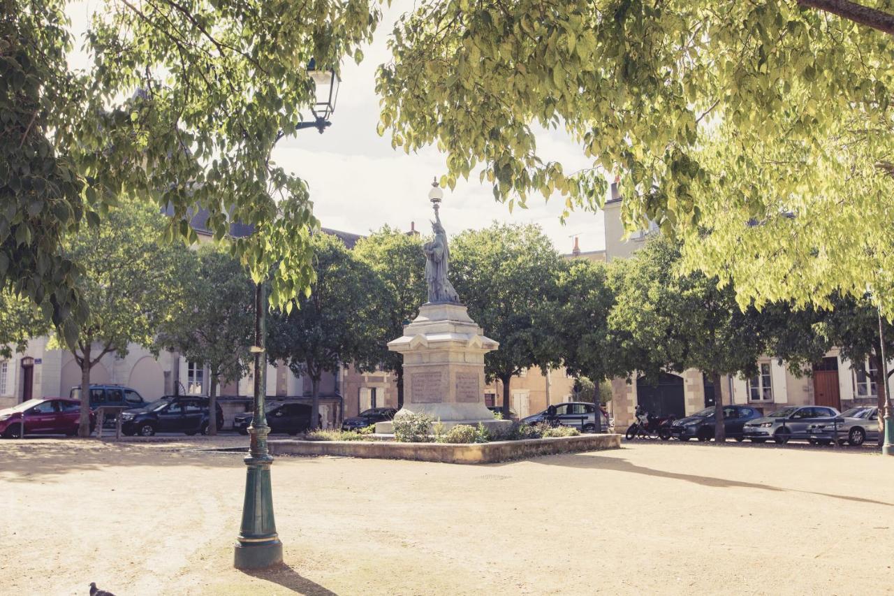 La Maison De La Liberte Suite Jeanne Barret Poitiers Exteriör bild
