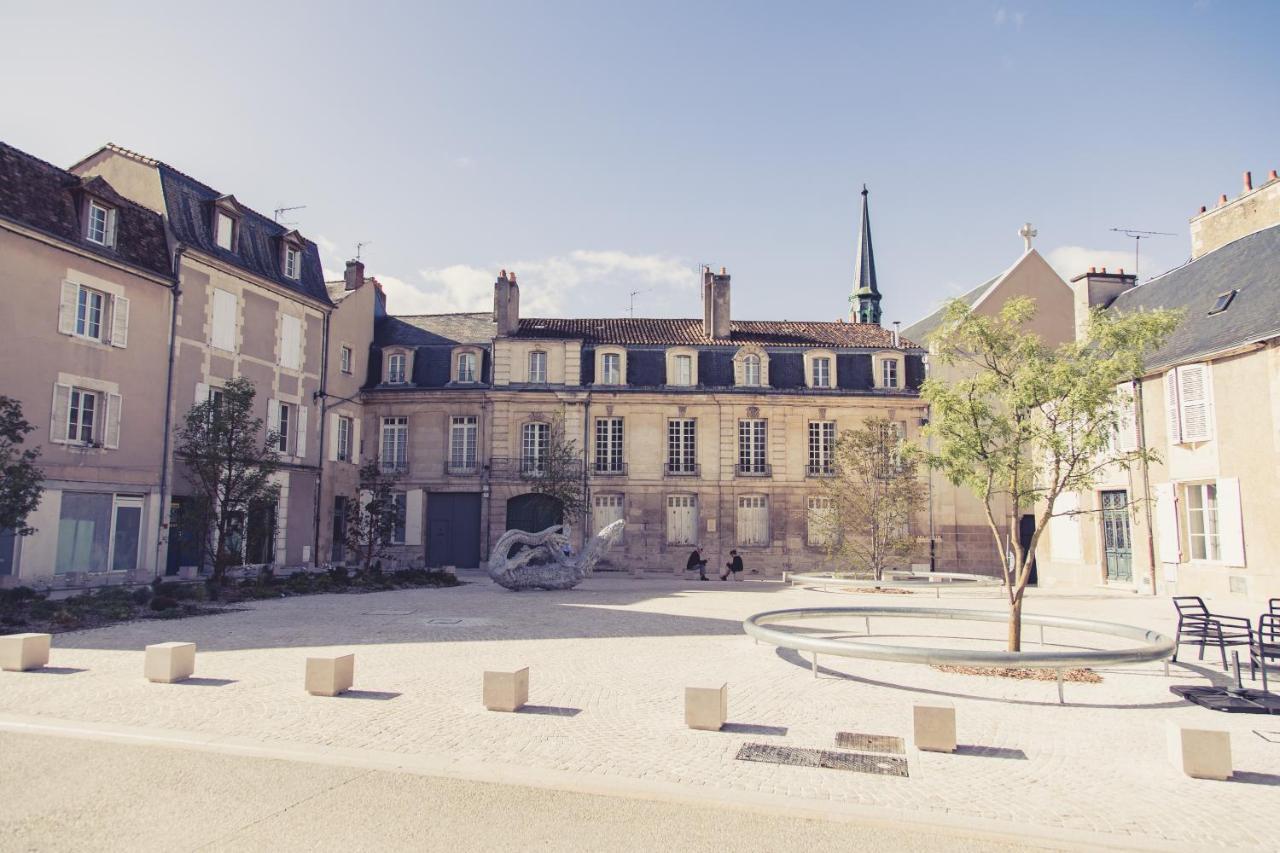 La Maison De La Liberte Suite Jeanne Barret Poitiers Exteriör bild